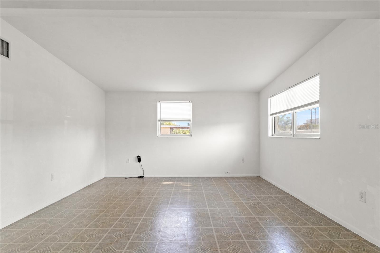 Image 7 of 30 For 1421 14th Street E
