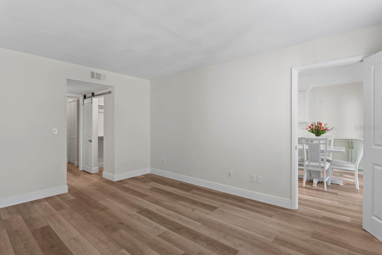 Image 15 of 21 For 4910 Bay Street Ne 111