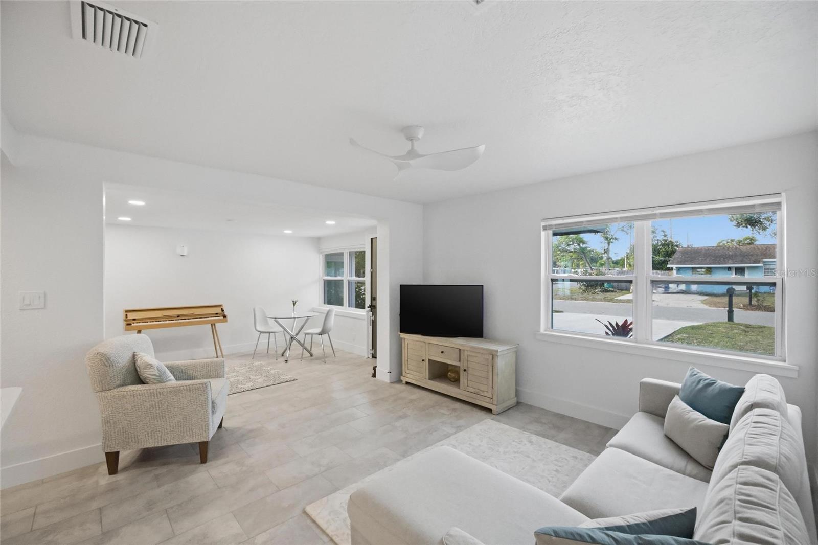 Image 10 of 44 For 4014 Rogers Avenue