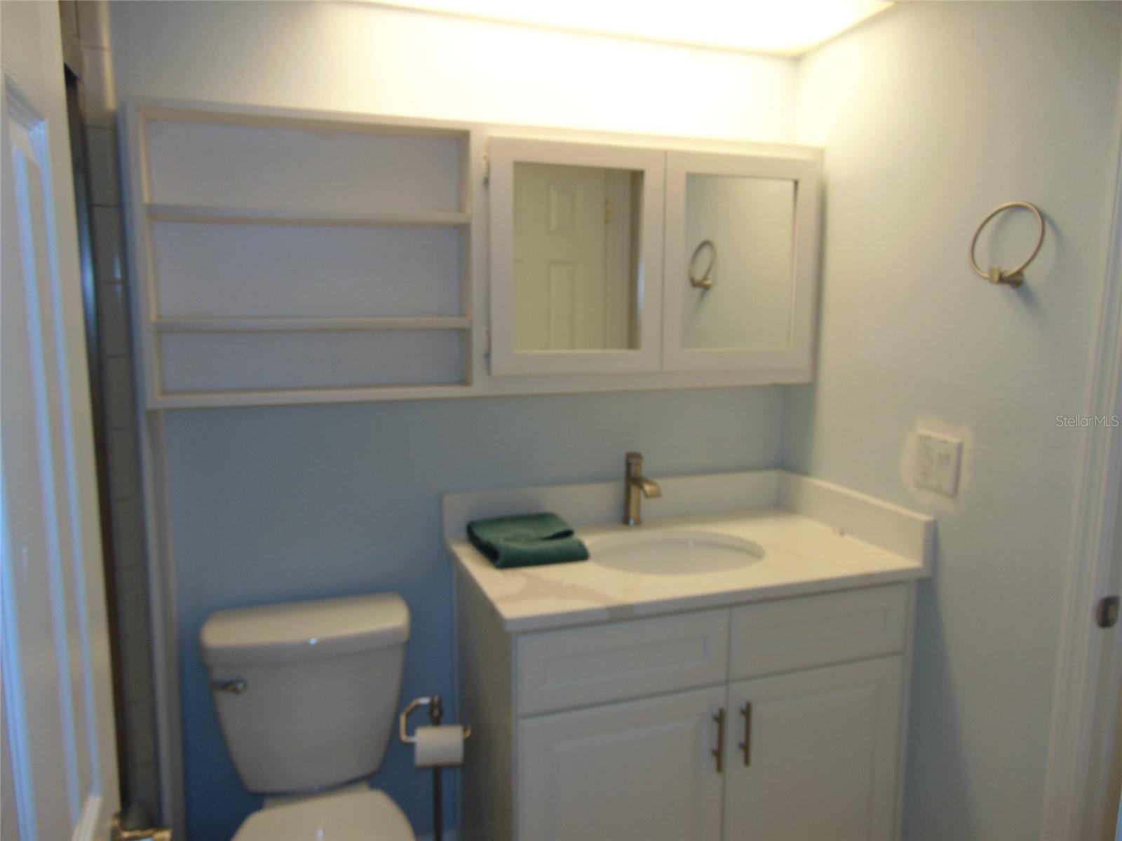 Image 16 of 64 For 4775 Cove Cir Circle N 104