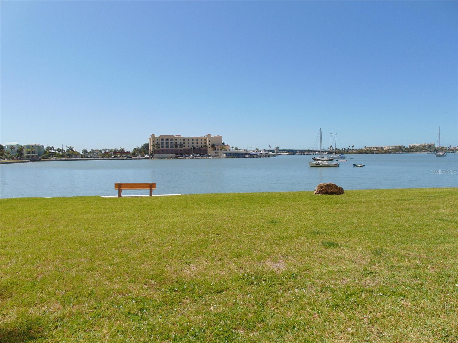 Image 4 of 64 For 4775 Cove Cir Circle N 104