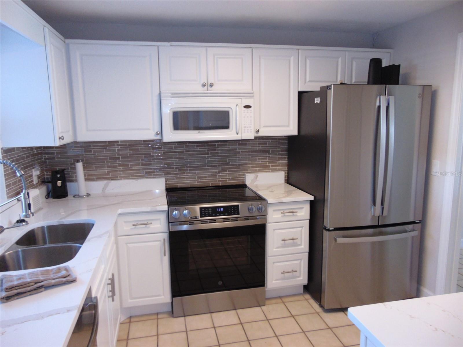 Image 8 of 64 For 4775 Cove Cir Circle N 104