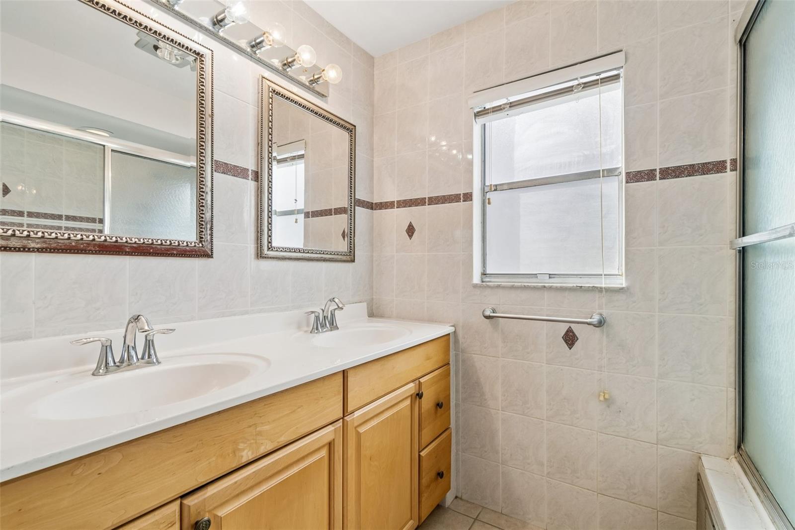 Image 23 of 28 For 2554 Rolling Oaks Drive