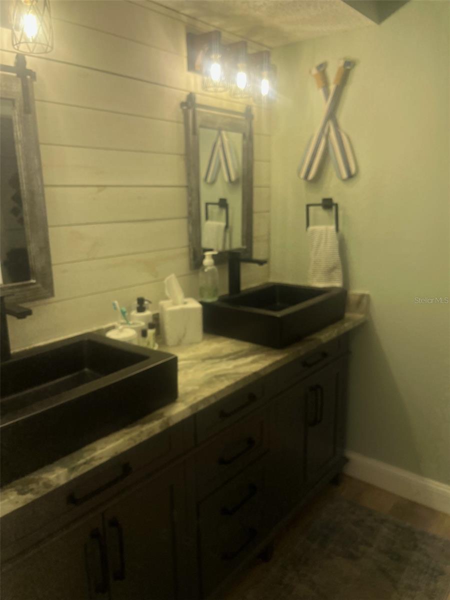 Image 19 of 34 For 700 Starkey Road 1414