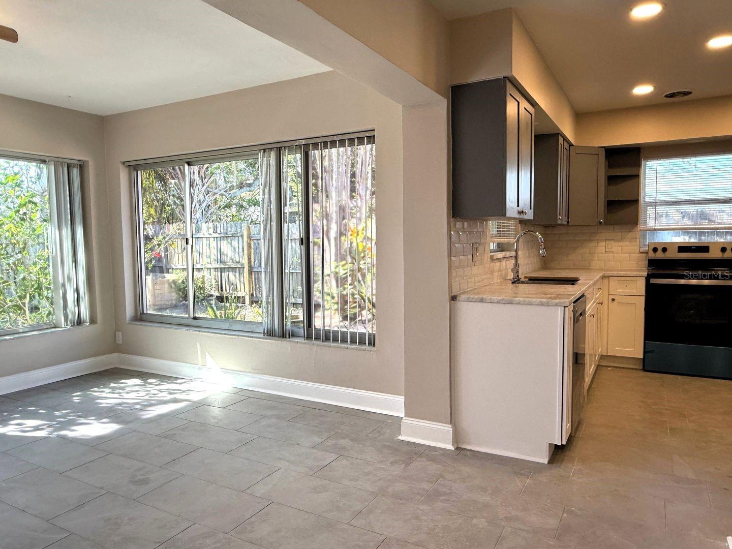 Image 11 of 24 For 2489 Del Rio Way