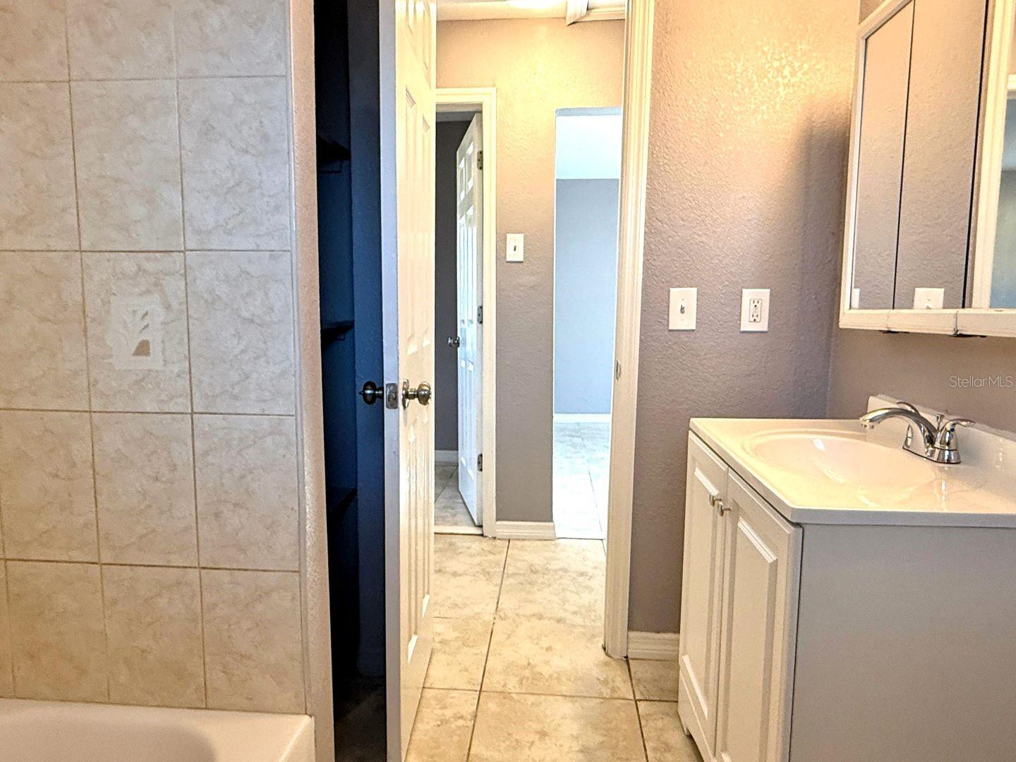 Image 14 of 24 For 2489 Del Rio Way