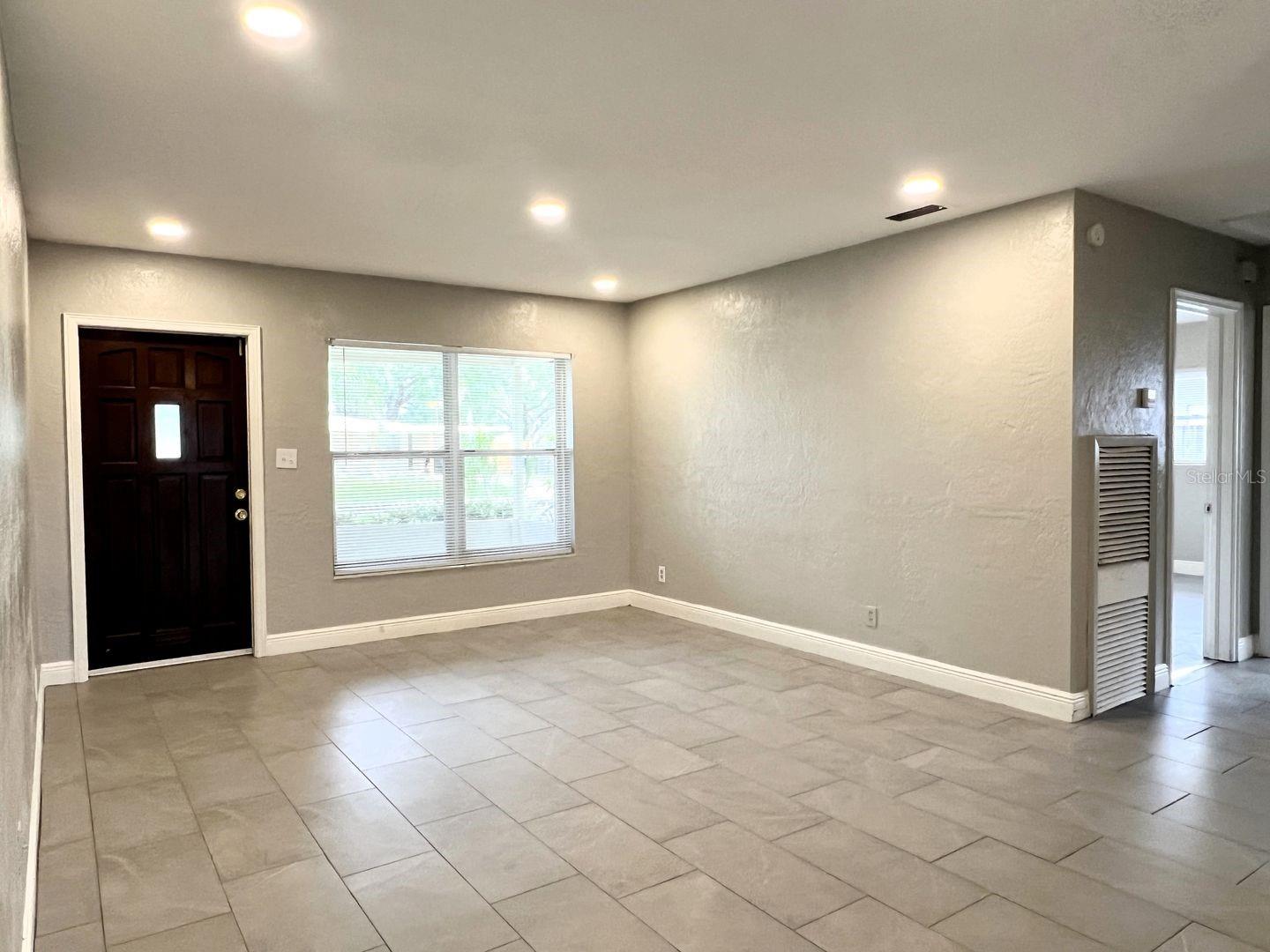 Image 5 of 24 For 2489 Del Rio Way