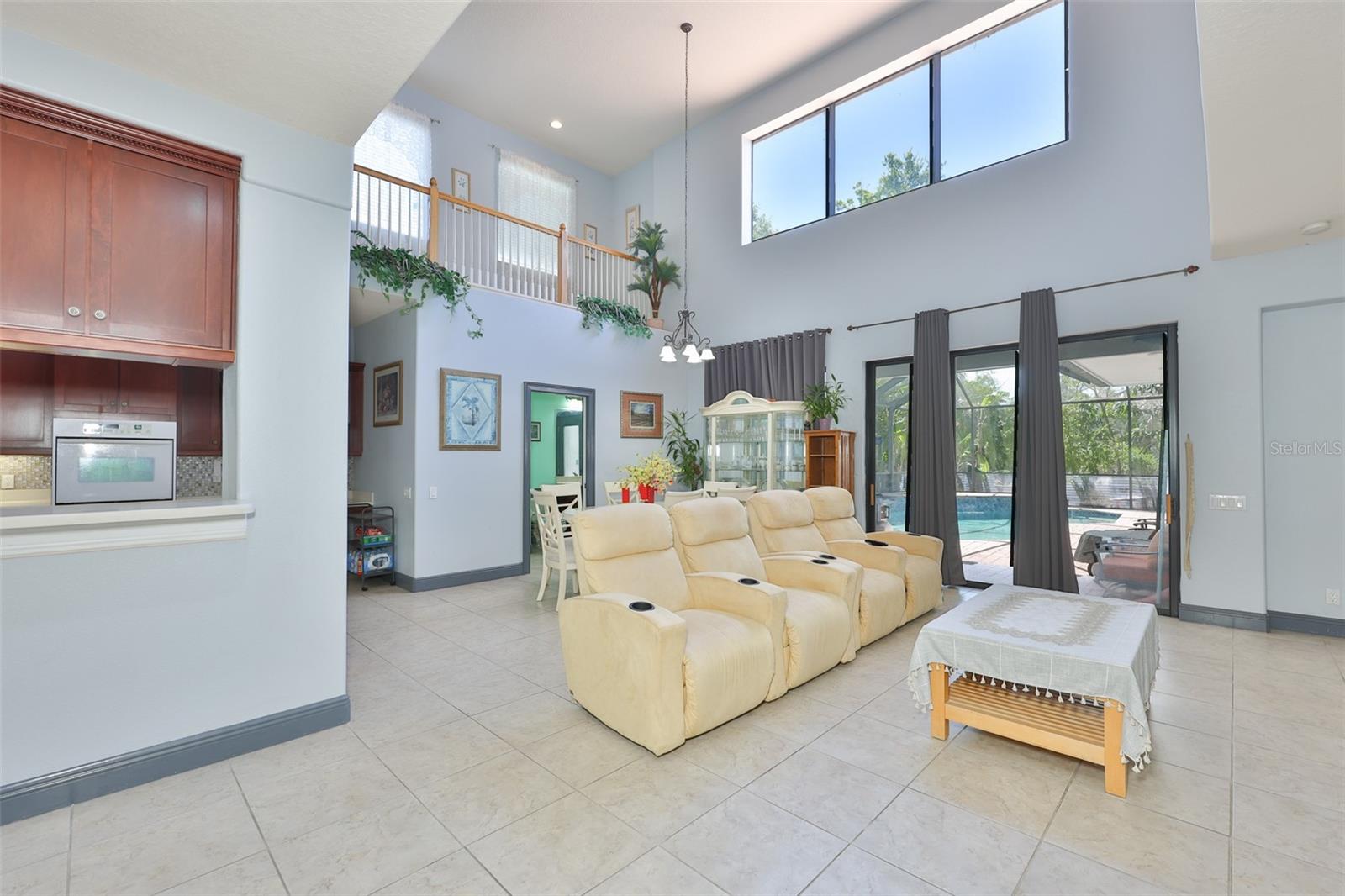 Image 19 of 77 For 2679 Lakebreeze Lane S