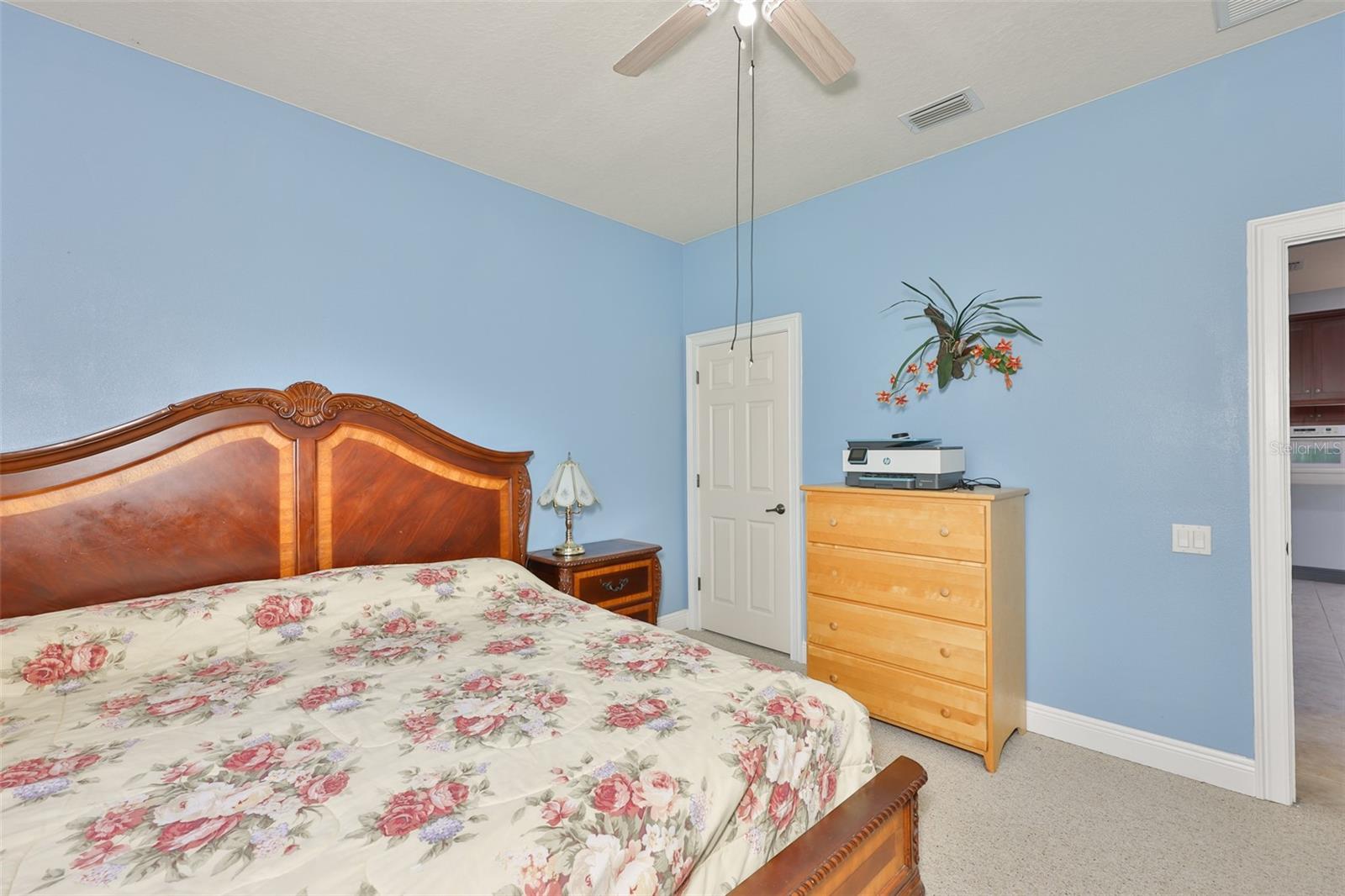 Image 22 of 77 For 2679 Lakebreeze Lane S