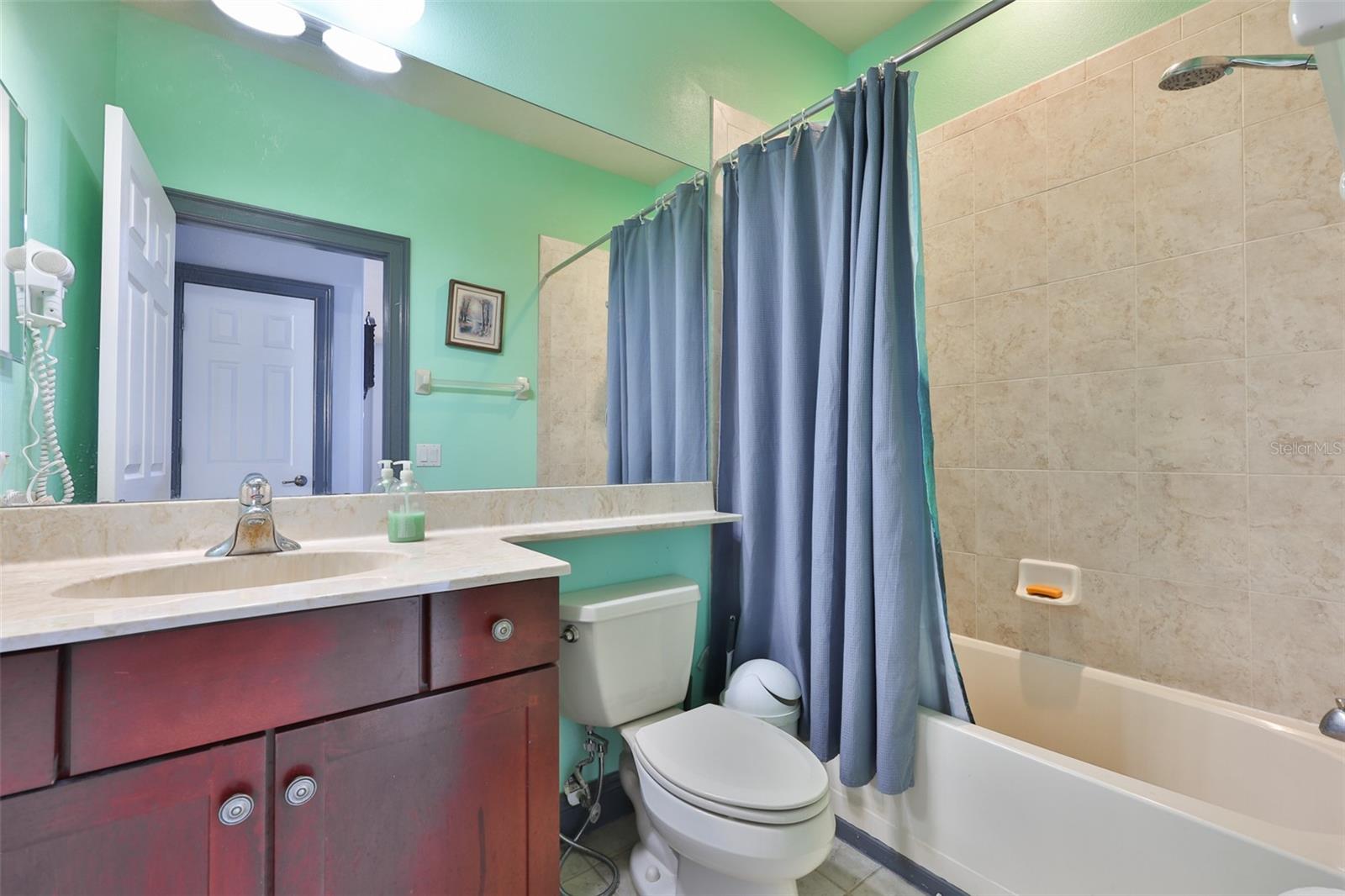 Image 23 of 77 For 2679 Lakebreeze Lane S