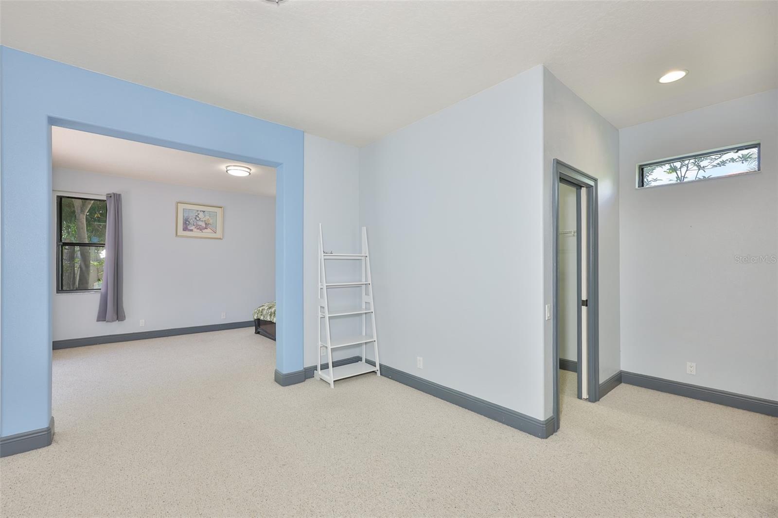 Image 26 of 77 For 2679 Lakebreeze Lane S