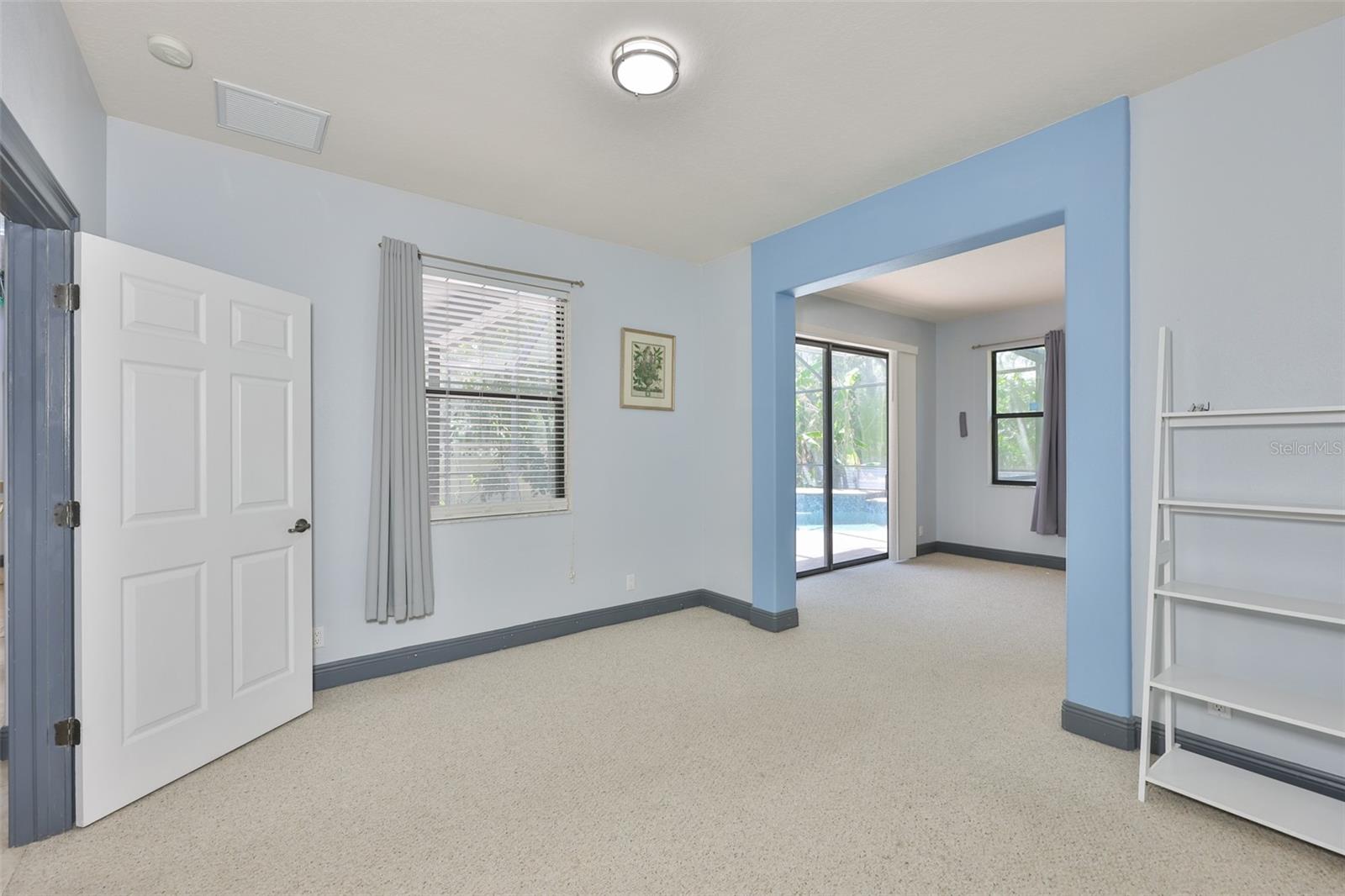 Image 27 of 77 For 2679 Lakebreeze Lane S