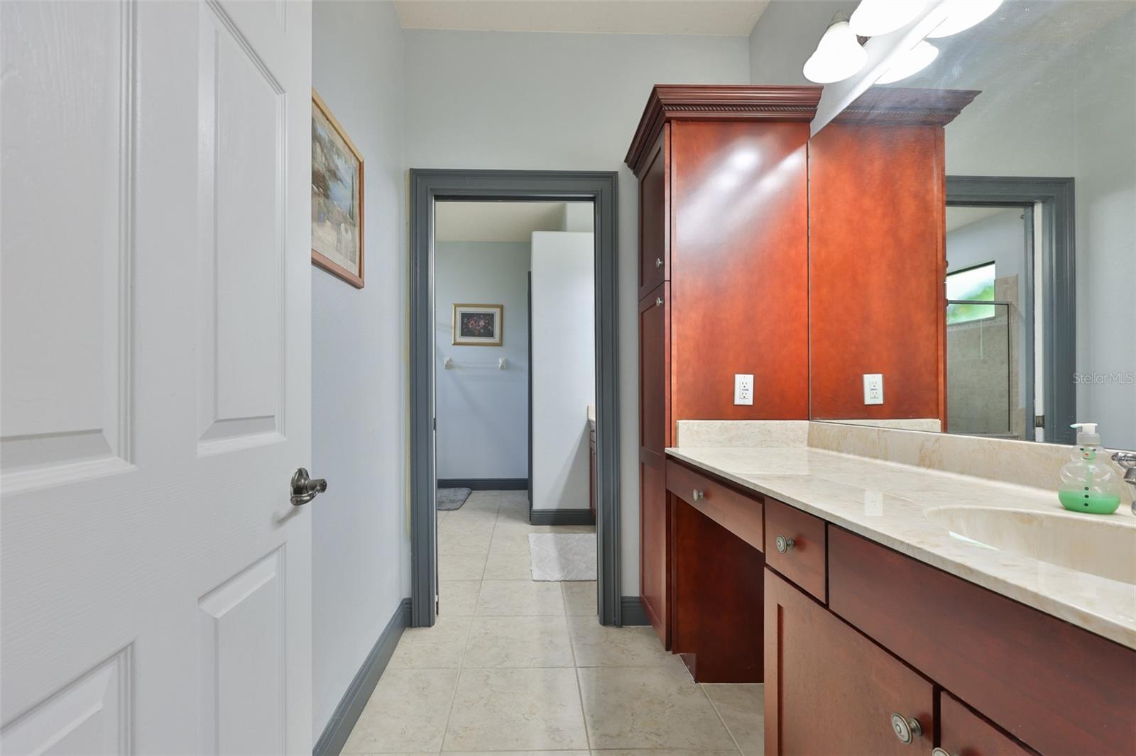 Image 30 of 77 For 2679 Lakebreeze Lane S