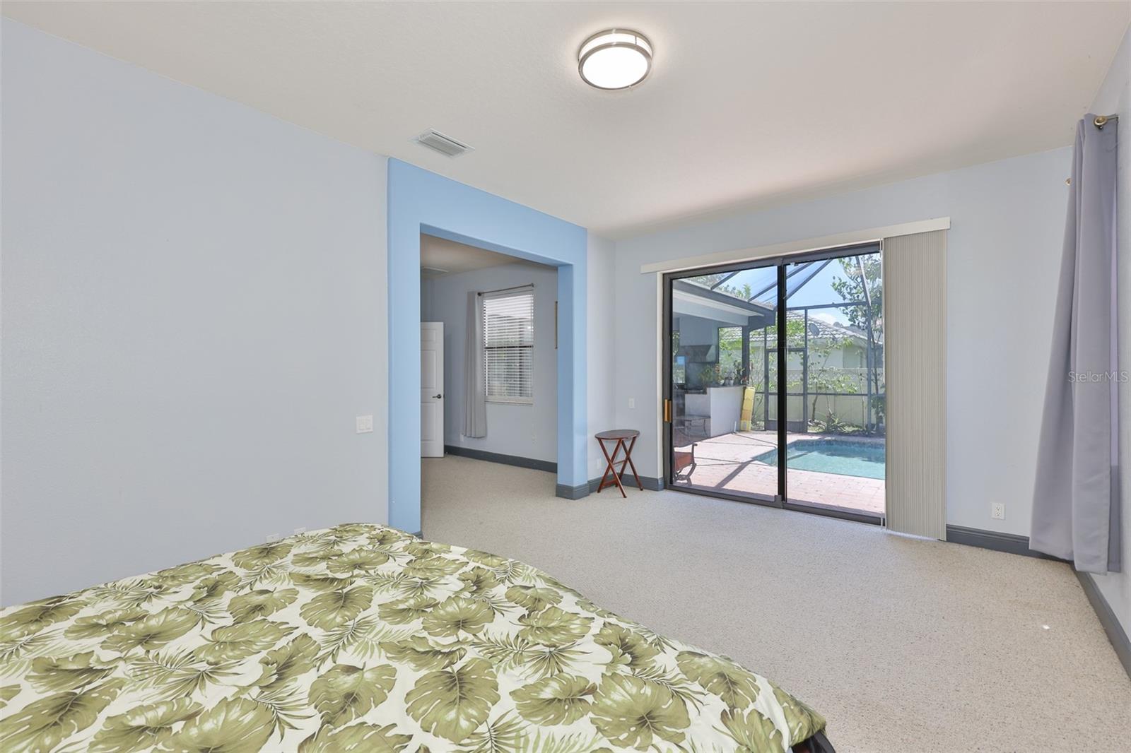 Image 33 of 77 For 2679 Lakebreeze Lane S