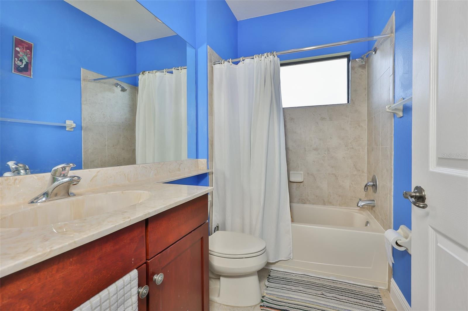 Image 34 of 77 For 2679 Lakebreeze Lane S