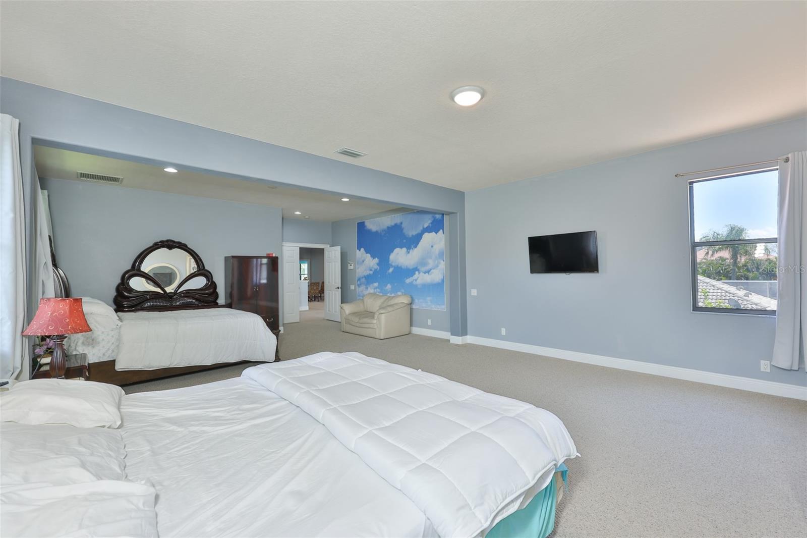 Image 40 of 77 For 2679 Lakebreeze Lane S