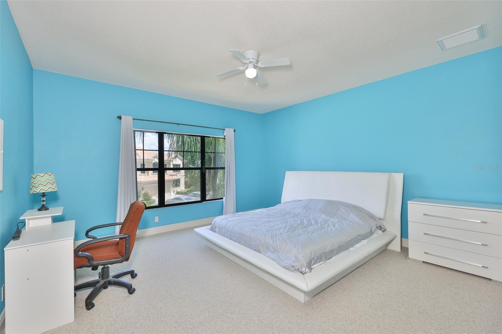 Image 47 of 77 For 2679 Lakebreeze Lane S