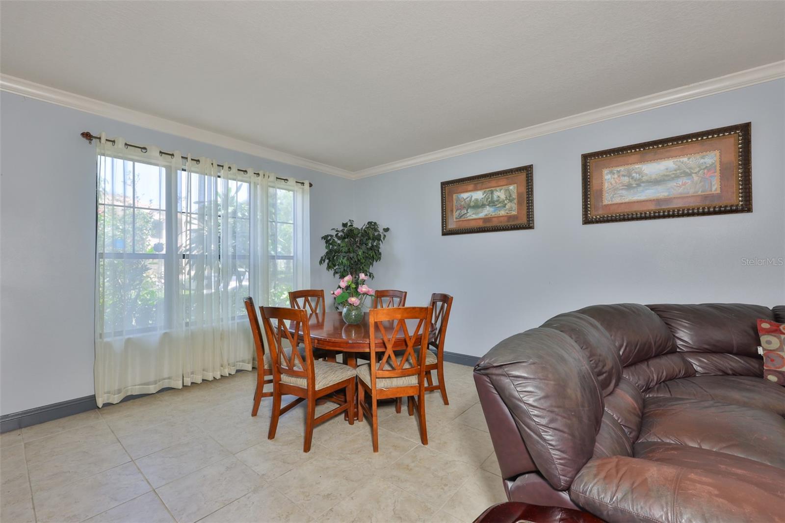 Image 8 of 77 For 2679 Lakebreeze Lane S