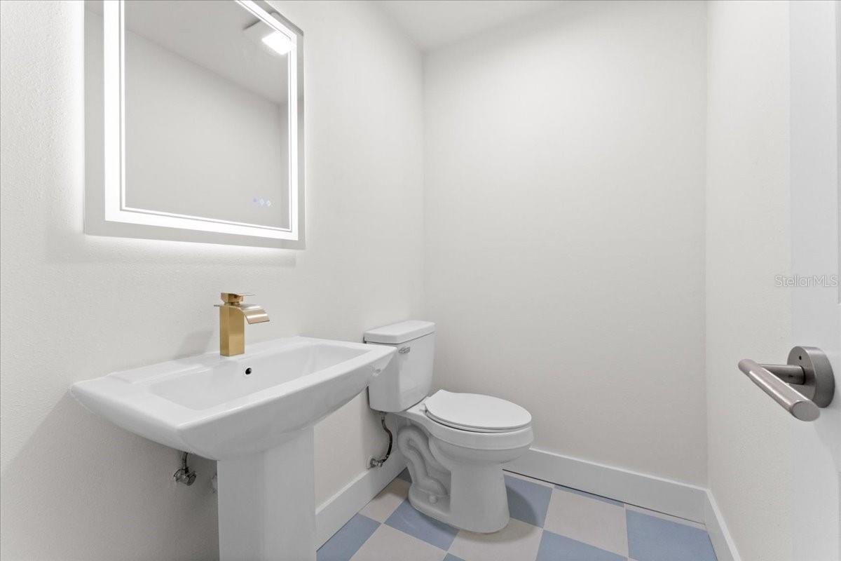 Listing photo id 12 for 3041 Oak Cove Drive