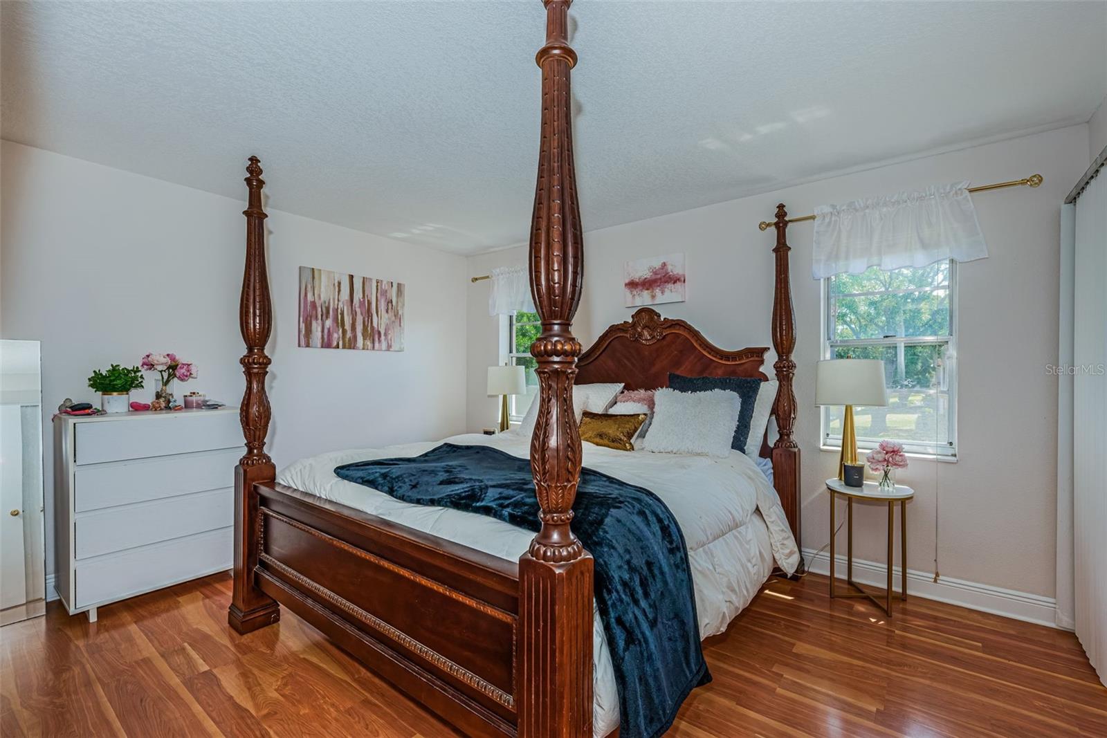 Listing photo id 9 for 1022 Bowsprit Lane 1022