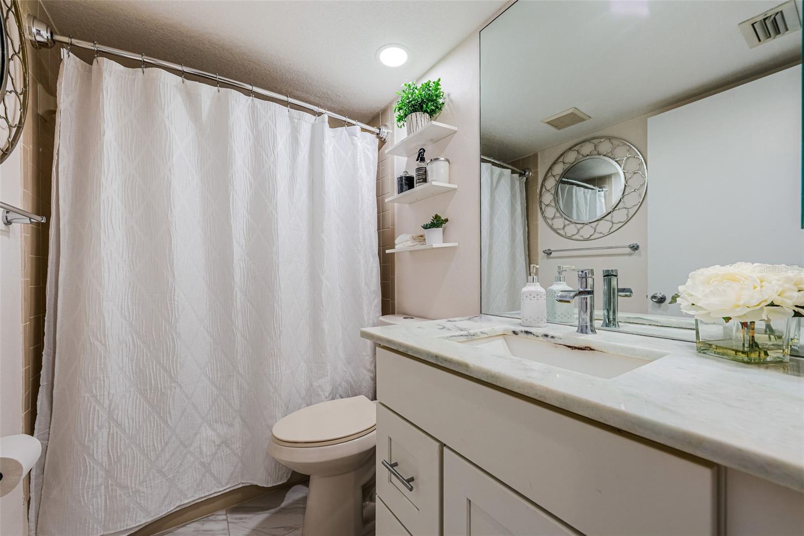 Listing photo id 14 for 1022 Bowsprit Lane 1022
