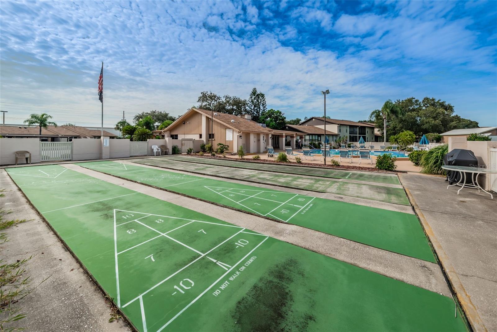 Listing photo id 25 for 1022 Bowsprit Lane 1022