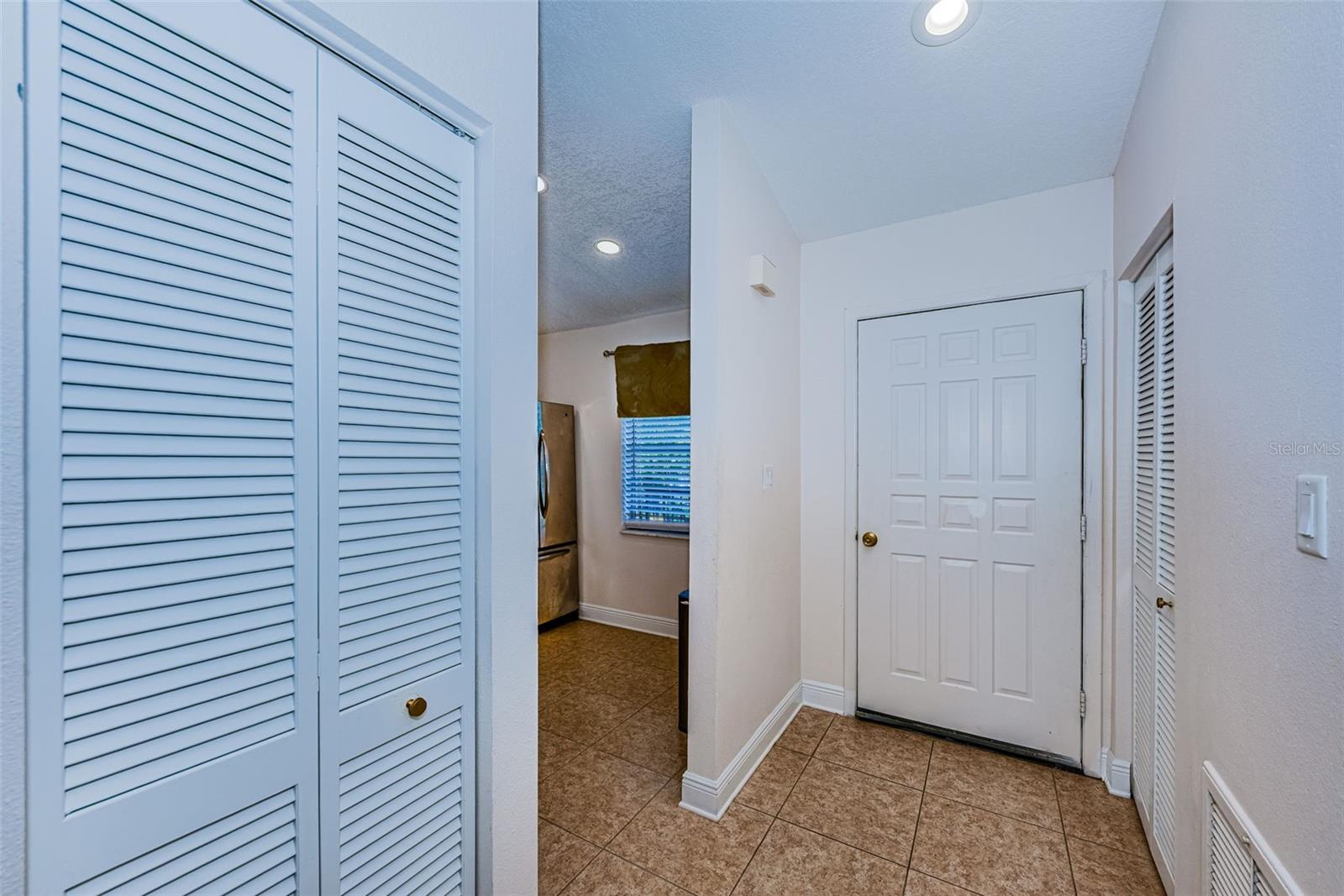 Listing photo id 2 for 1022 Bowsprit Lane 1022