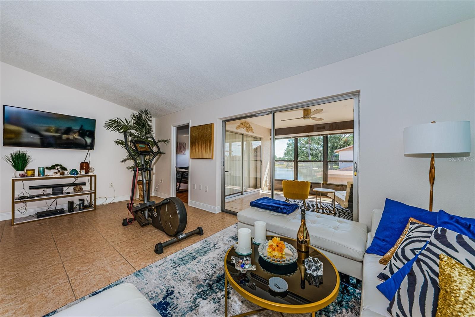 Listing photo id 4 for 1022 Bowsprit Lane 1022