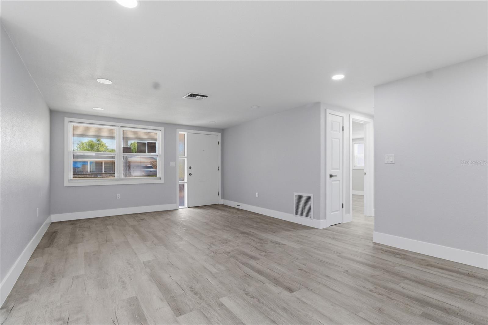 Image 10 of 34 For 4901 Durney Street