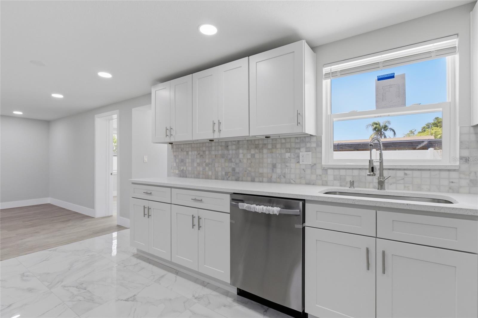 Image 14 of 34 For 4901 Durney Street