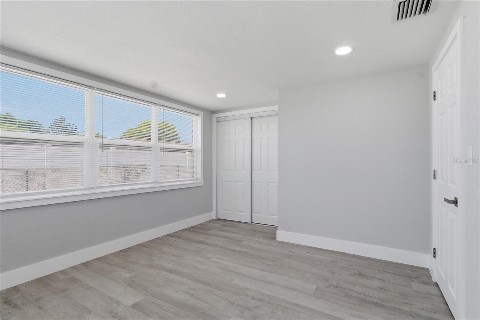 Image 17 of 34 For 4901 Durney Street