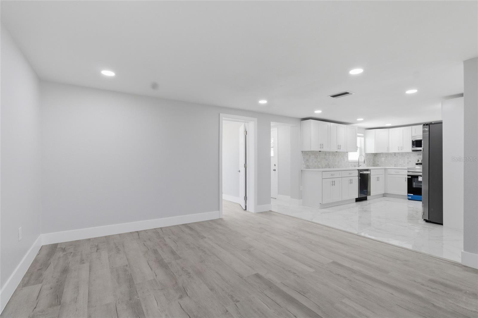 Image 19 of 34 For 4901 Durney Street