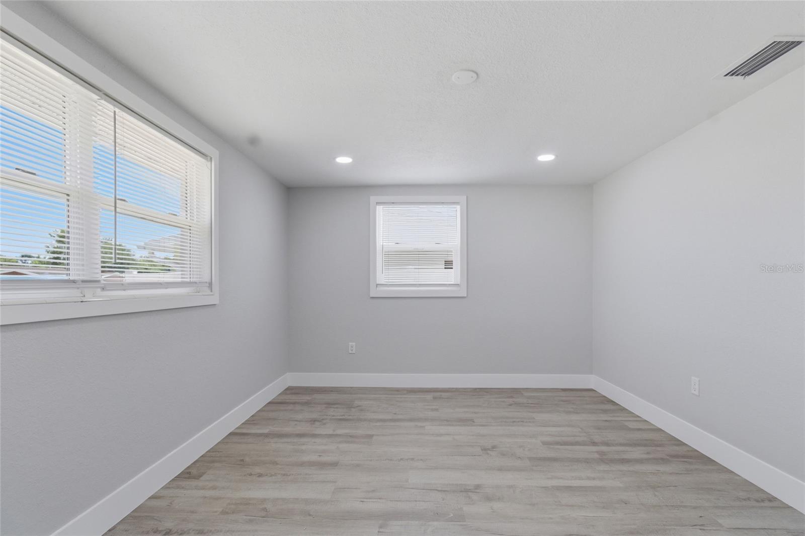 Image 20 of 34 For 4901 Durney Street