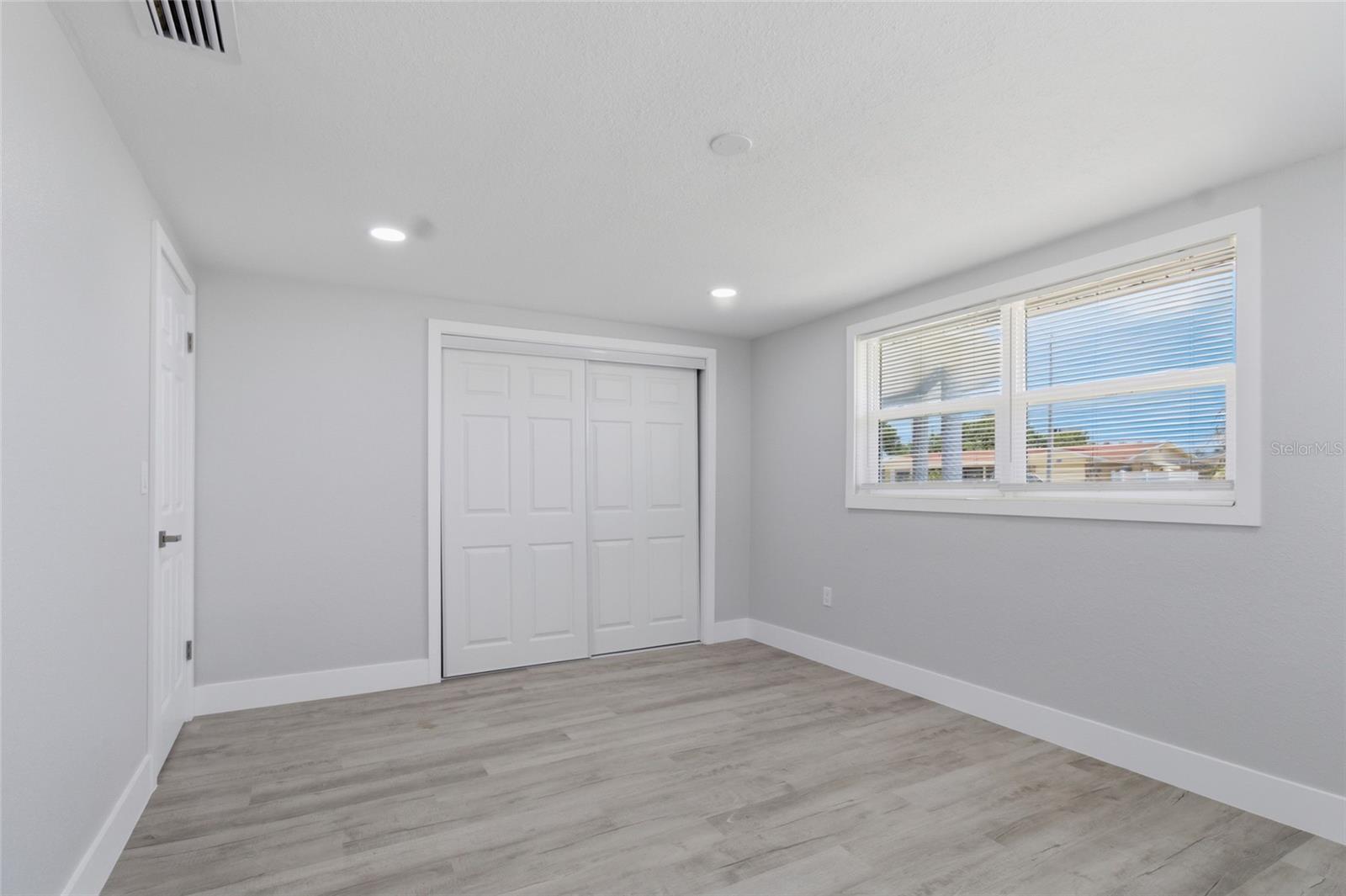 Image 21 of 34 For 4901 Durney Street