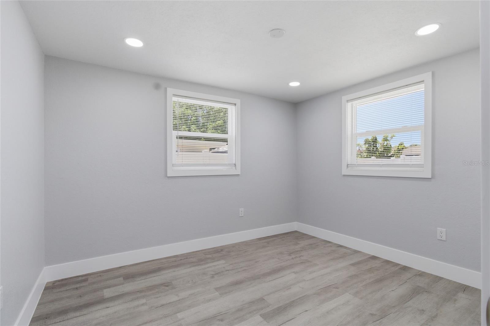 Image 24 of 34 For 4901 Durney Street