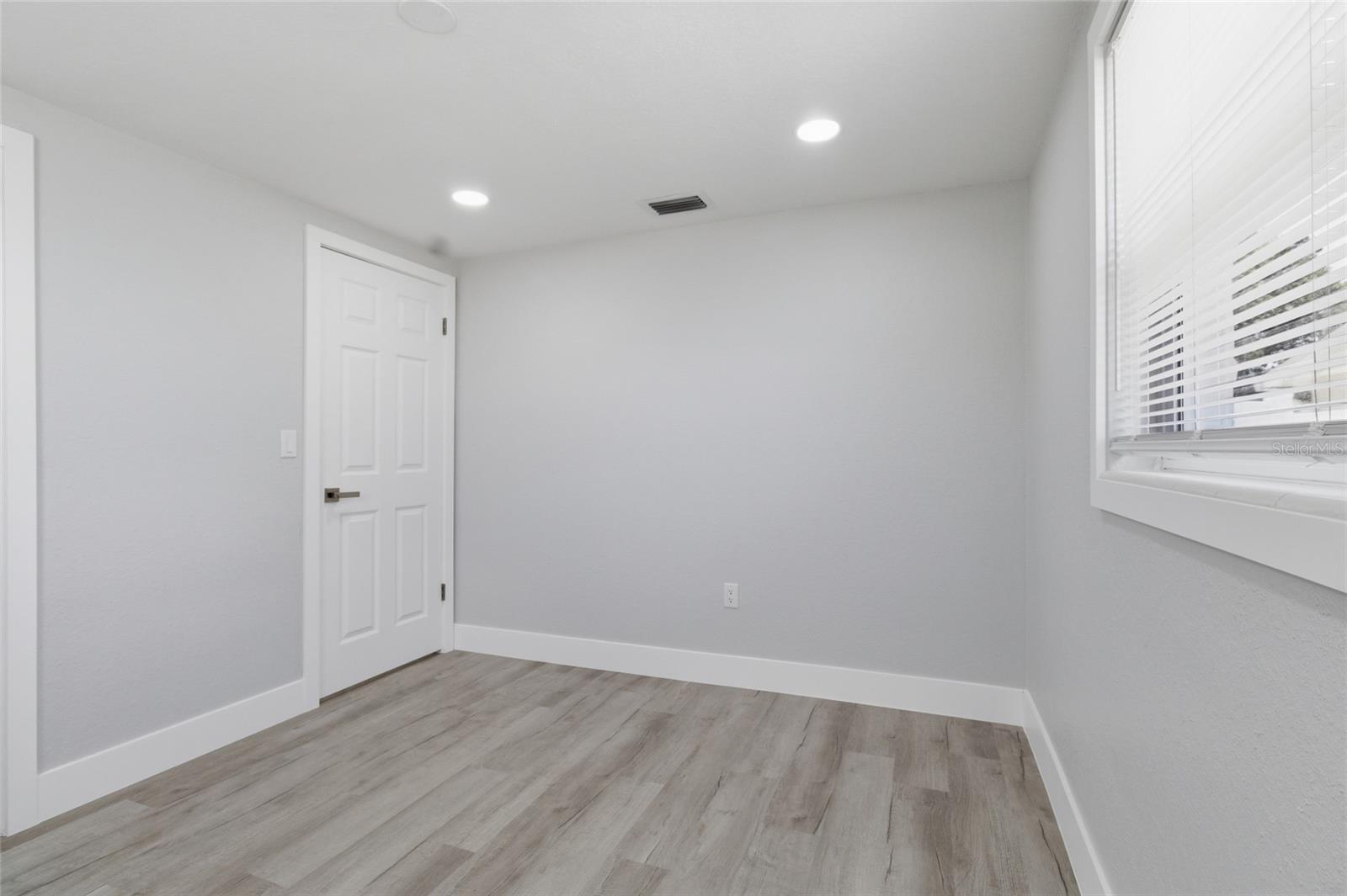 Image 27 of 34 For 4901 Durney Street