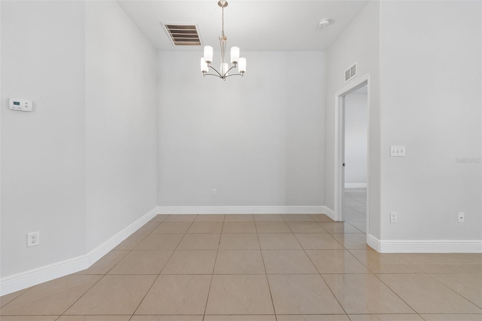 Image 19 of 38 For 2311 Aileen Street