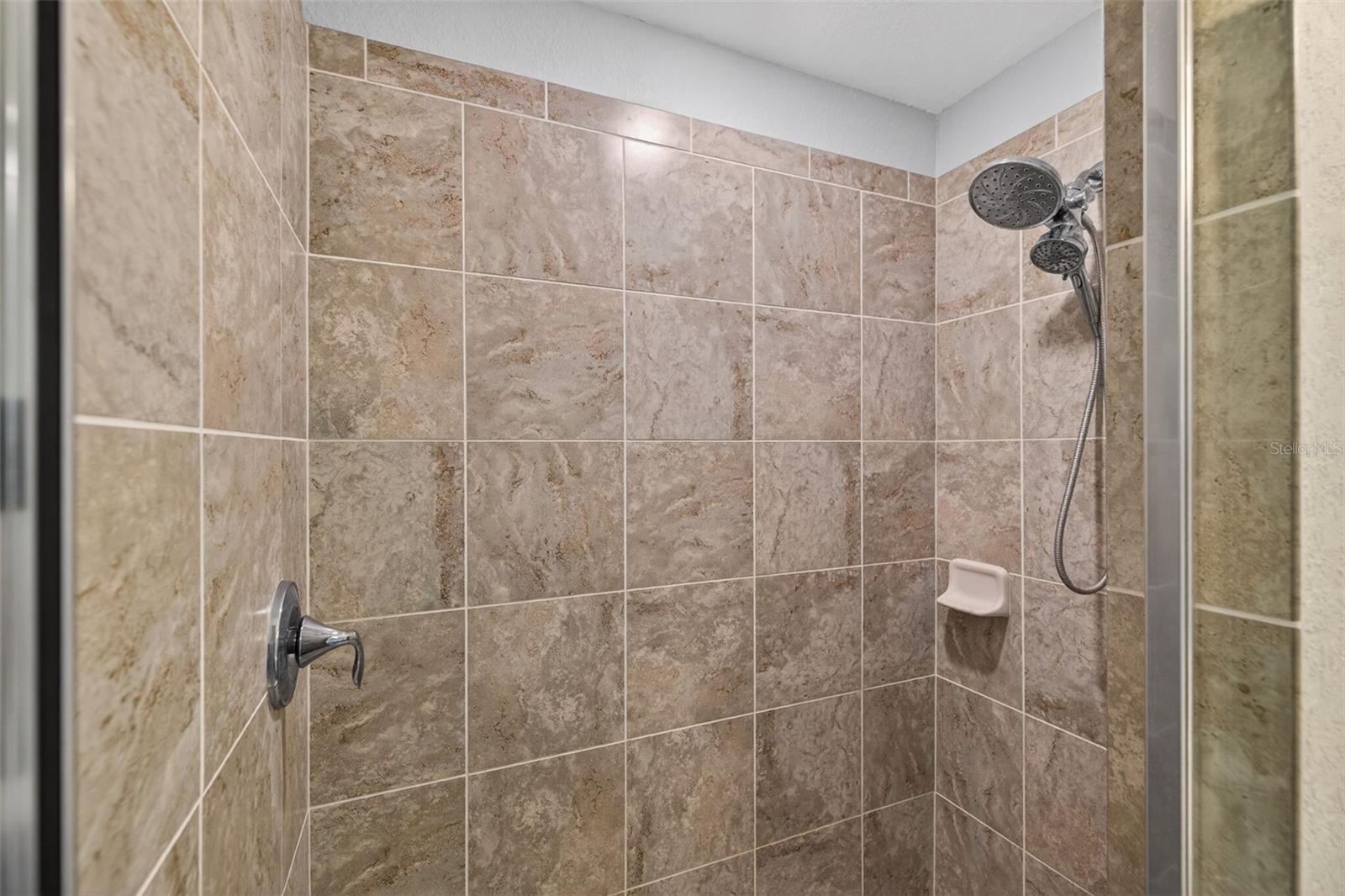 Image 19 of 52 For 1020 Tidewater Shores Loop  301