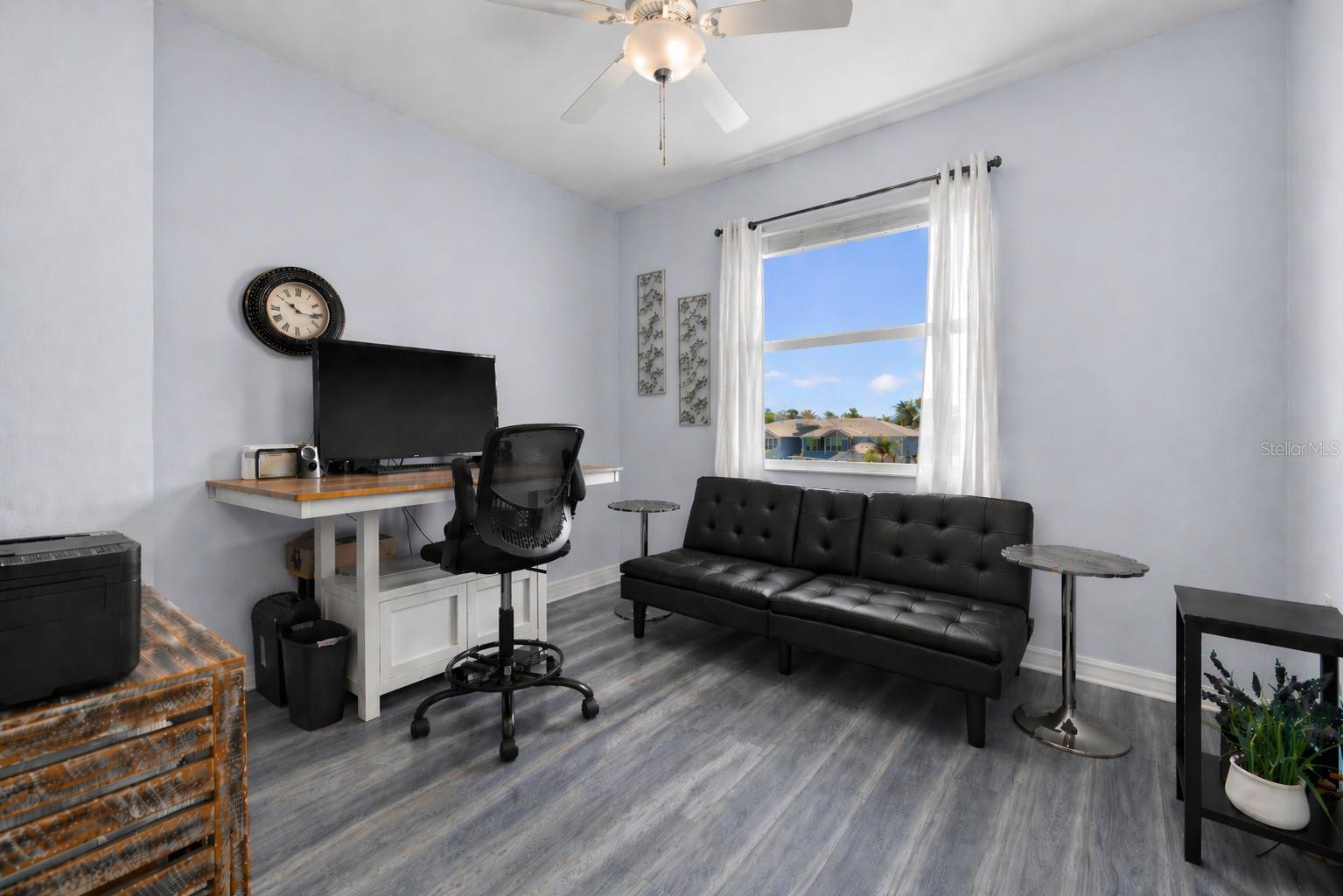 Image 21 of 52 For 1020 Tidewater Shores Loop  301