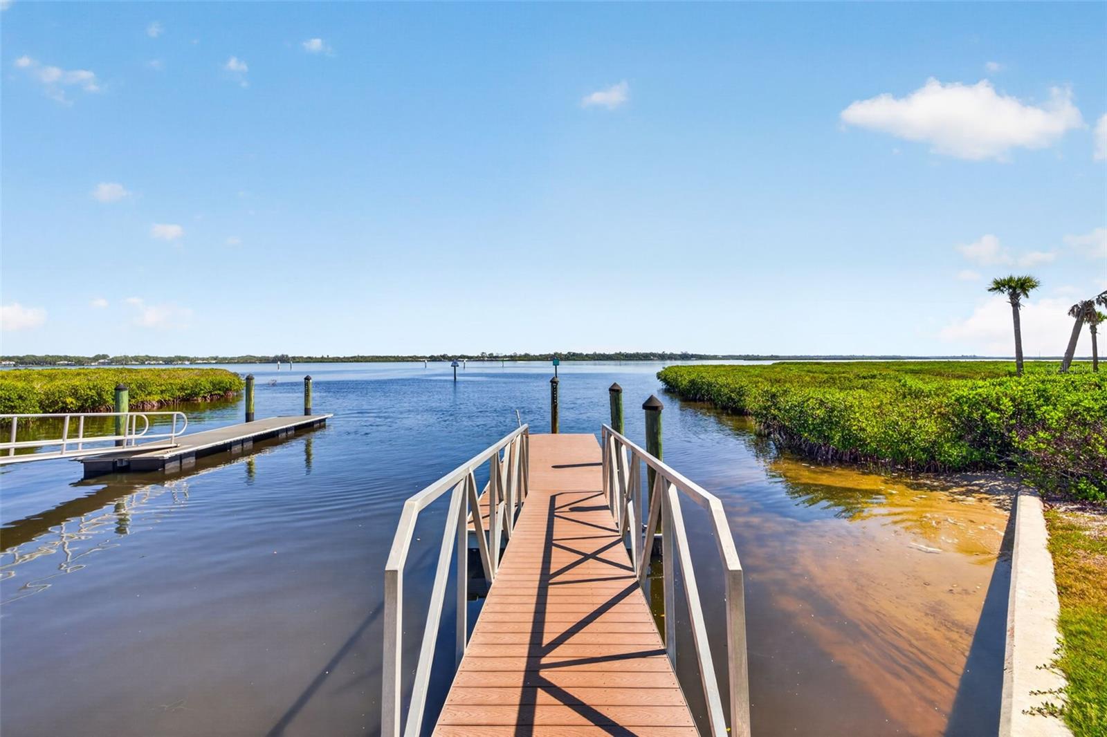 Image 31 of 52 For 1020 Tidewater Shores Loop  301