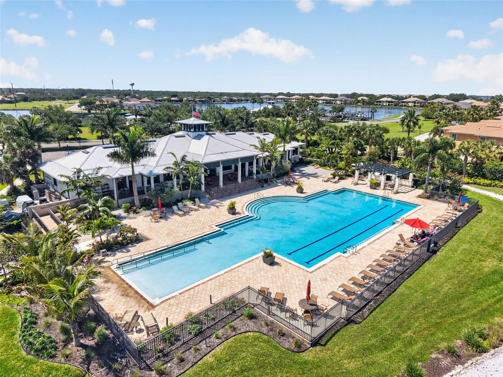 Image 33 of 52 For 1020 Tidewater Shores Loop  301