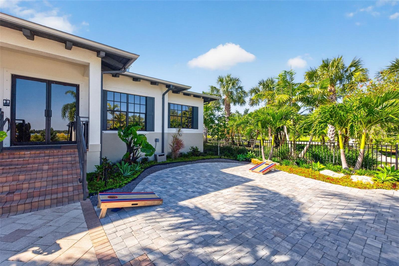 Image 36 of 52 For 1020 Tidewater Shores Loop  301