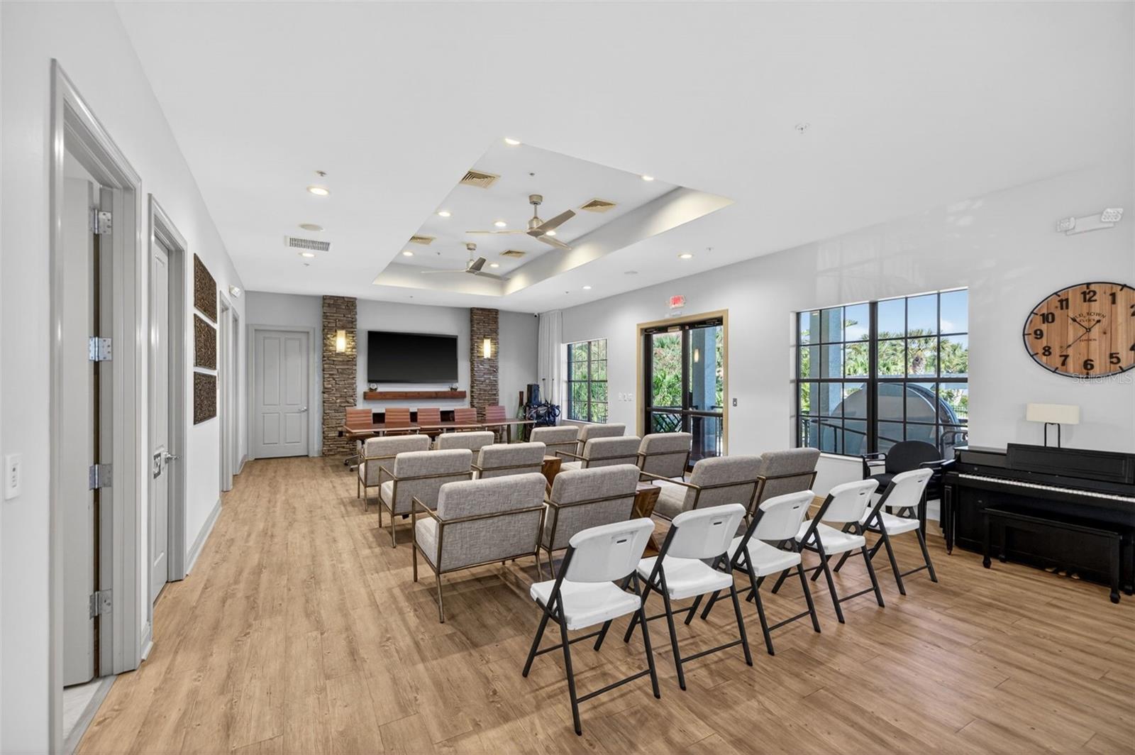 Image 46 of 52 For 1020 Tidewater Shores Loop  301