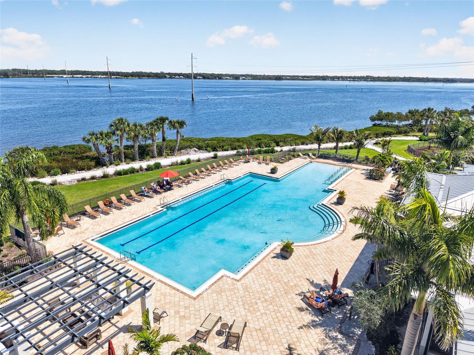 Image 6 of 52 For 1020 Tidewater Shores Loop  301