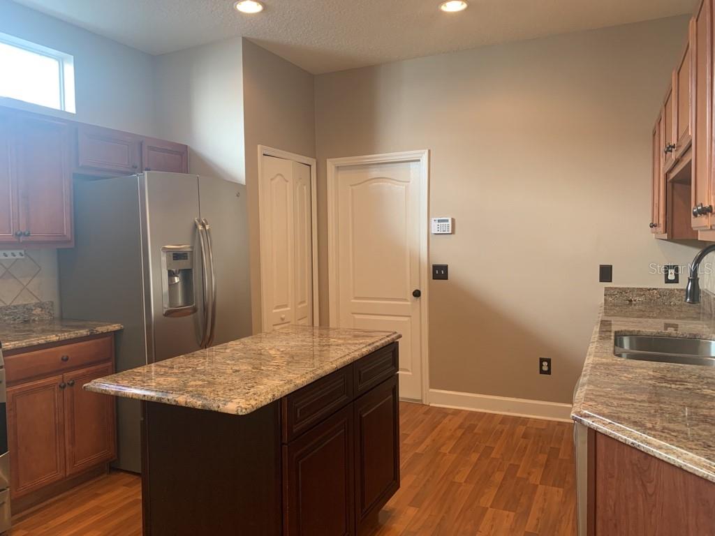 Image 3 of 22 For 10804 Spring Mountain Place