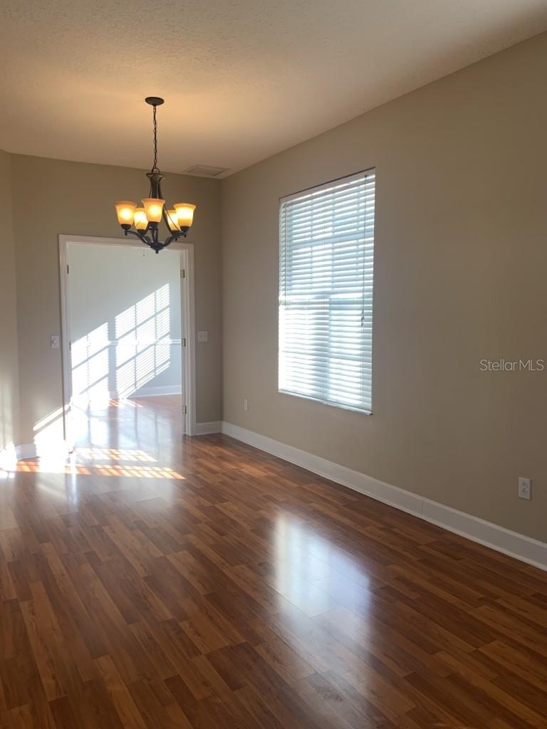 Image 6 of 22 For 10804 Spring Mountain Place