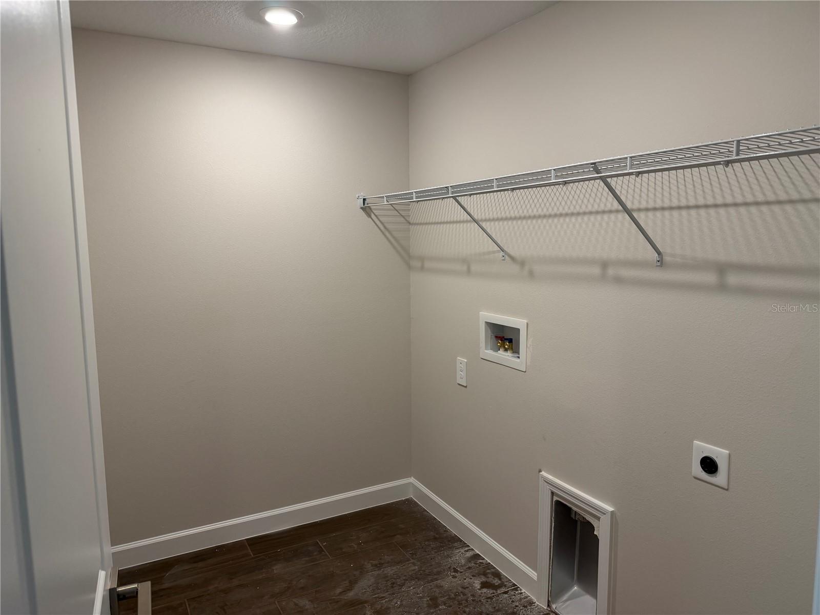 Image 11 of 25 For 7518 Deer Valley Circle