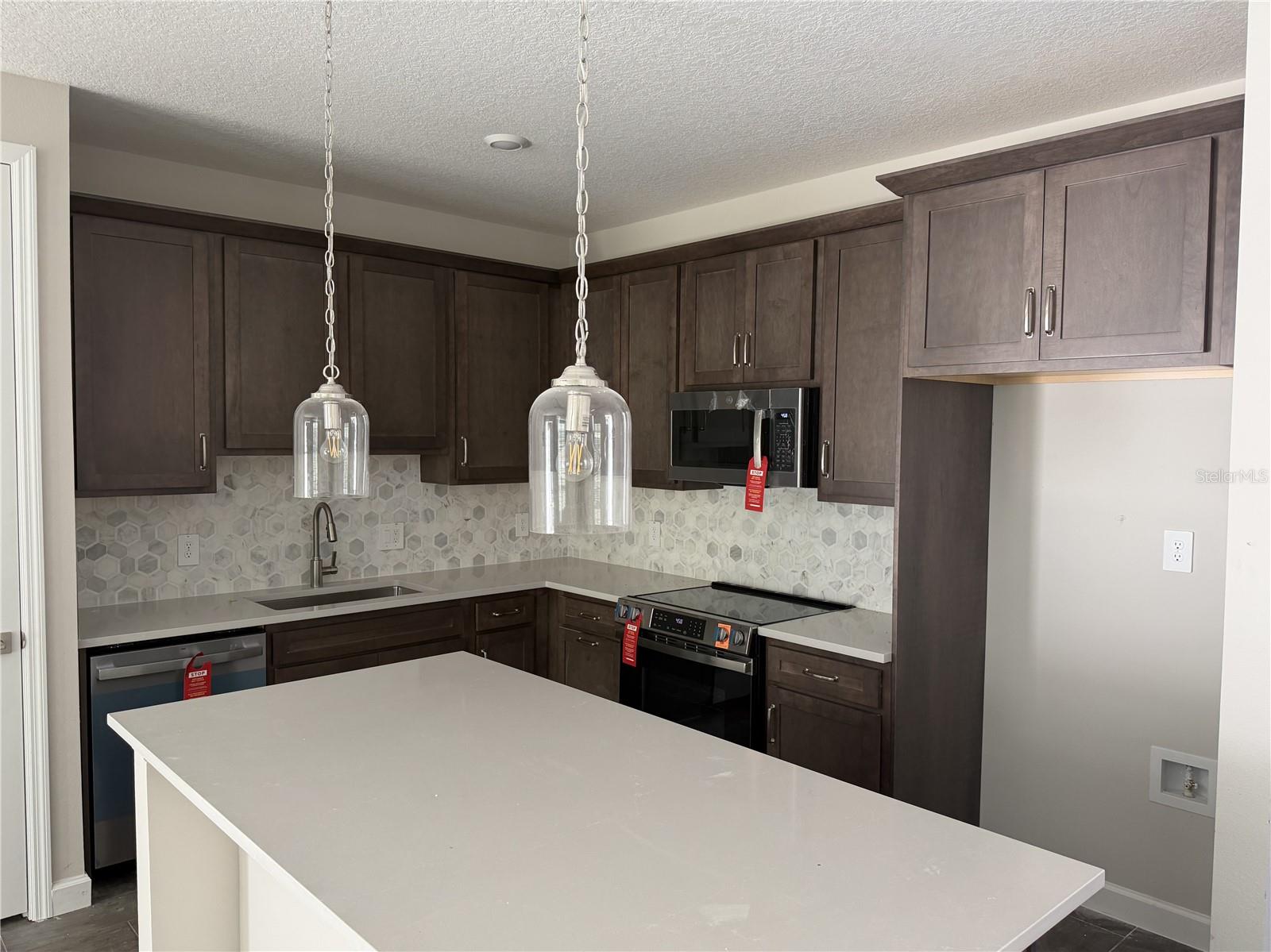 Image 6 of 25 For 7518 Deer Valley Circle
