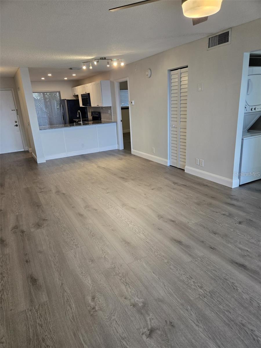 Image 5 of 13 For 6218 Palma Del Mar Boulevard S 213