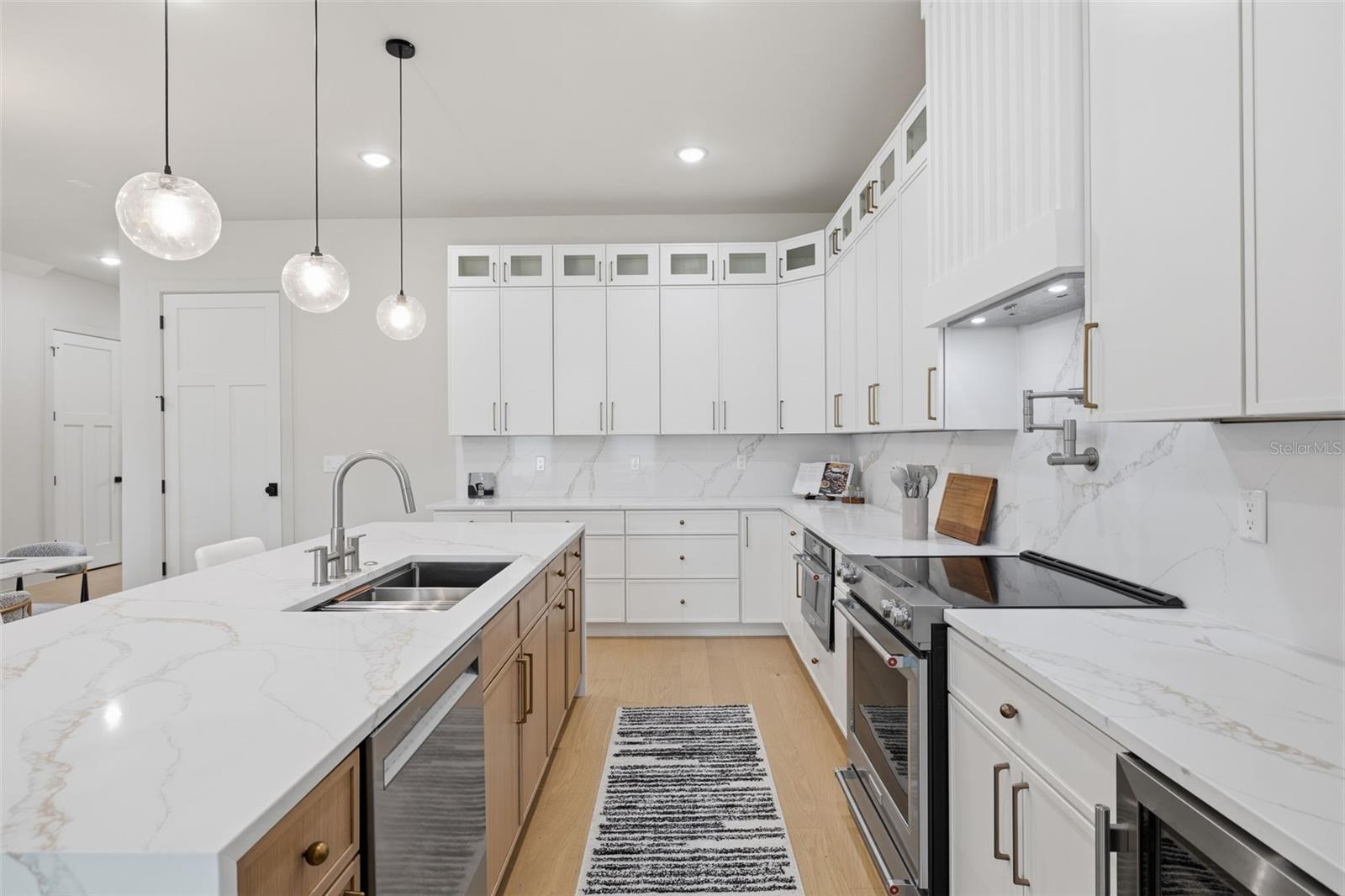 Image 10 of 46 For 2301 Ridgewood Avenue